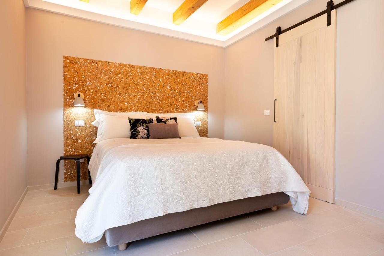 La VIA Rooms&Terrace Olbia Exterior foto