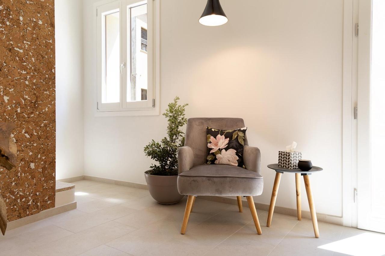 La VIA Rooms&Terrace Olbia Exterior foto
