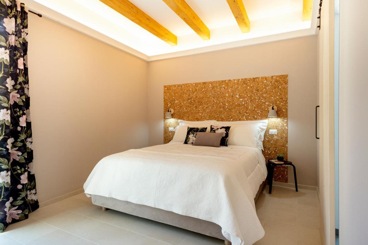 La VIA Rooms&Terrace Olbia Exterior foto